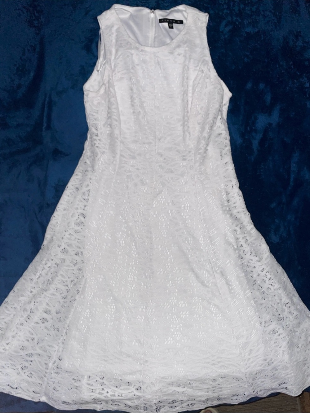 Women’s Sleeveless Lace White Dress